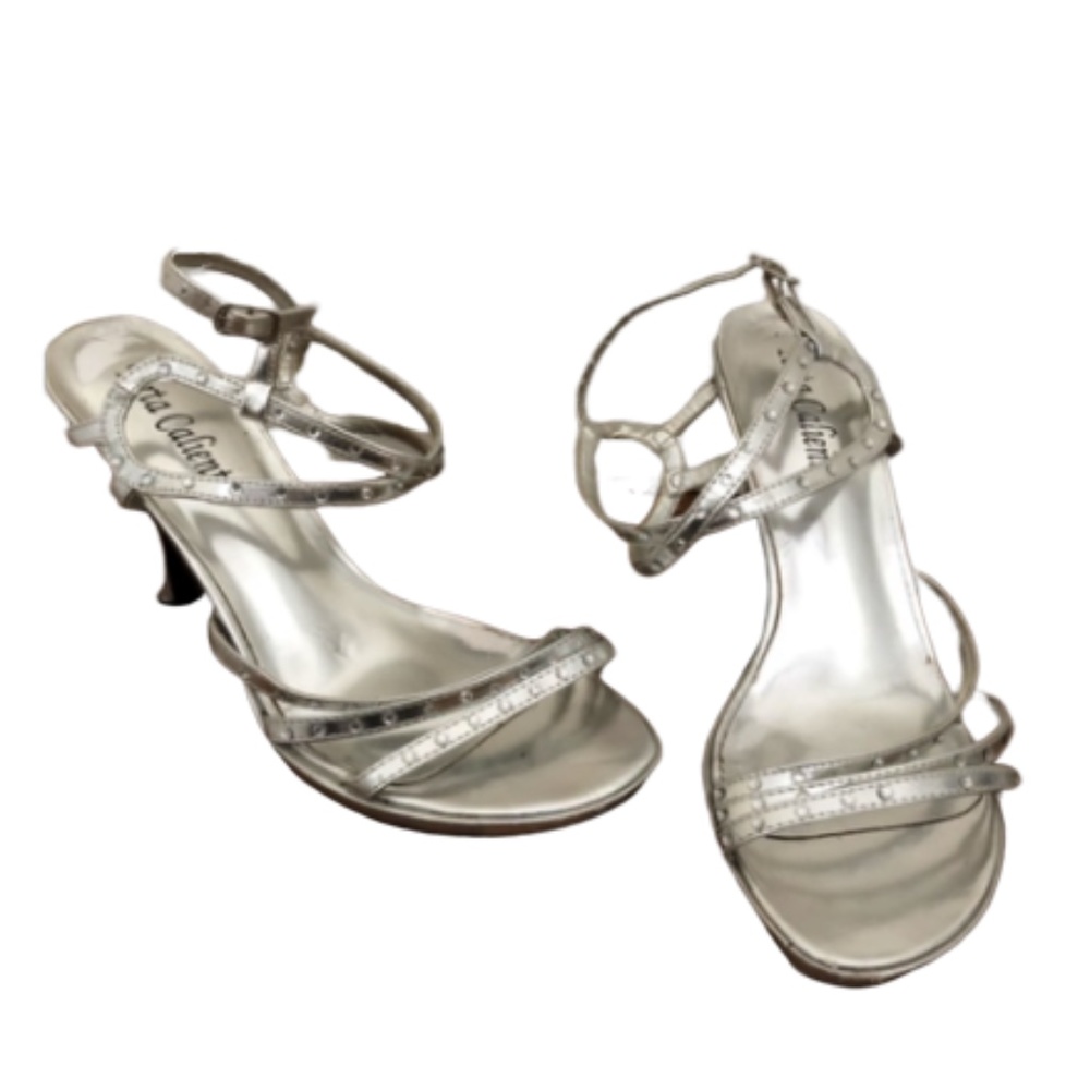 Torta Caliente Silver Heels Straps & Embellishments Size 7